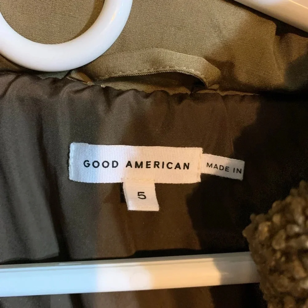 Good American Sherpa Mix Cocoon Puffer Jacket - Picture 5 of 9